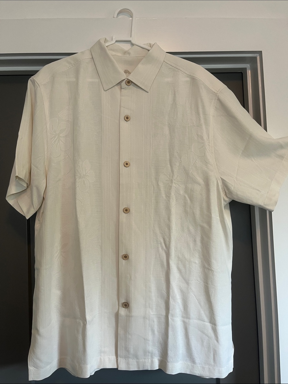 Tommy Bahama 100%Silk Cream Short-Sleeve Button-Down with Subtle Jacquard Floral
